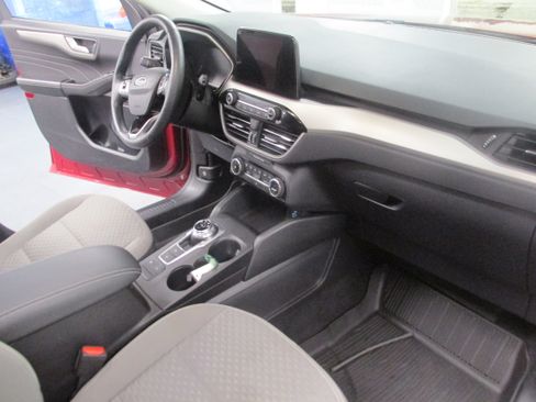 Certified 2021 Ford Escape SE w/ SE Sport Appearance Package image 25