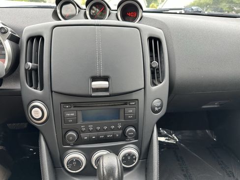 Used 2017 Nissan 370Z Touring image 16