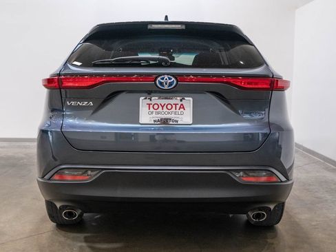 Used 2024 Toyota Venza LE AWD/4WD image 8