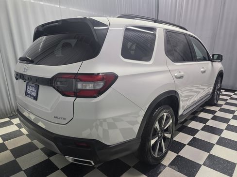 Used 2025 Honda Pilot Elite image 4