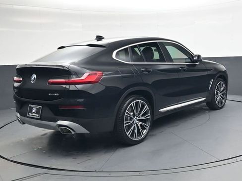 Used 2025 BMW X4 xDrive30i w/ Premium Package image 4