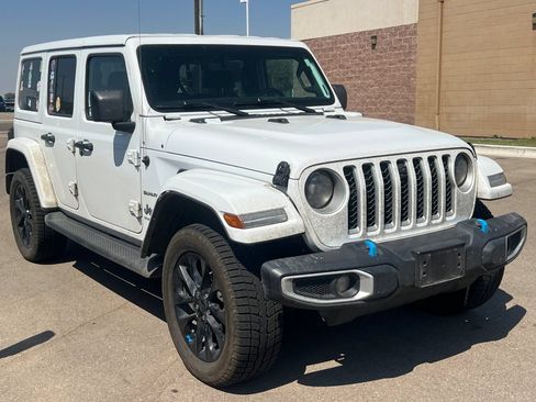 Used 2023 Jeep Wrangler Unlimited Sahara w/ Cold Weather Group AWD/4WD image 2