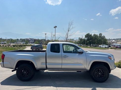 Used 2022 Toyota Tacoma SR5 AWD/4WD image 9