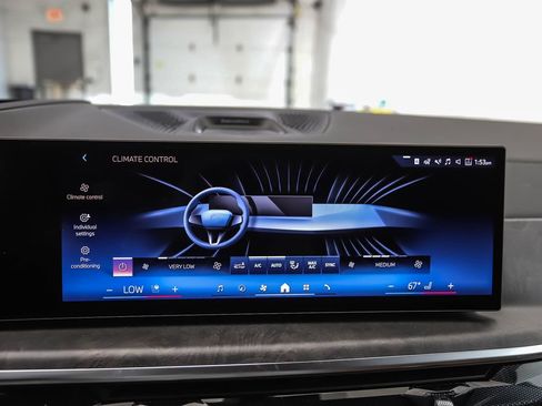 New 2027 BMW X7 xDrive40i w/ M Sport Package AWD/4WD image 18