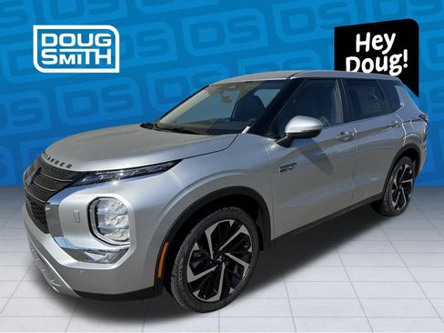 New 2025 Mitsubishi Outlander SE image 1