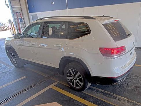 Used 2023 Volkswagen Atlas SE AWD/4WD image 2