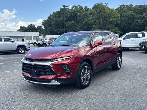 Used 2024 Chevrolet Blazer LT w/ Convenience Package FWD image 3