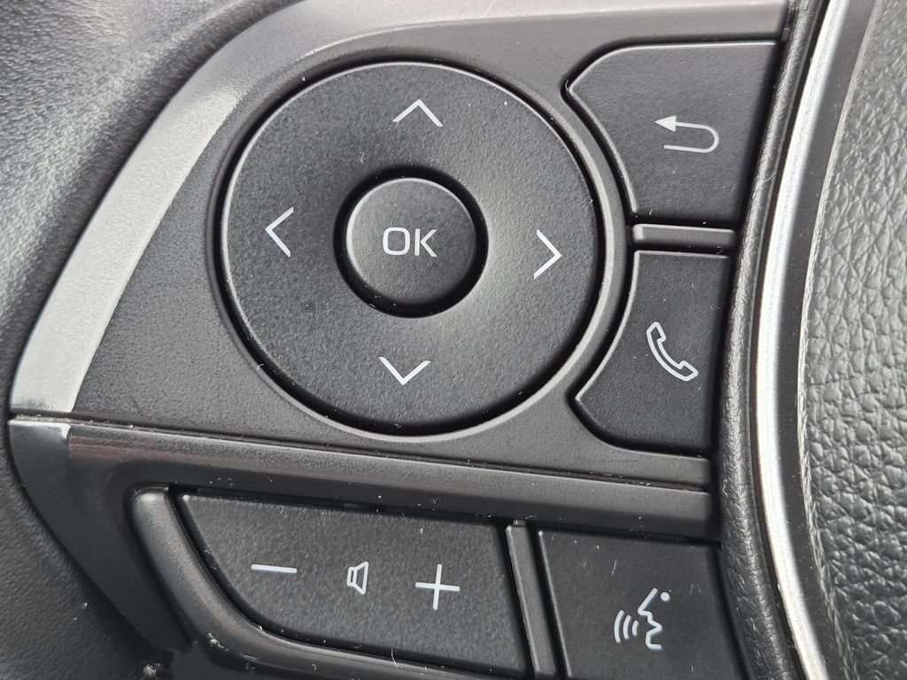 Used 2025 Toyota Corolla Cross LE FWD image 16