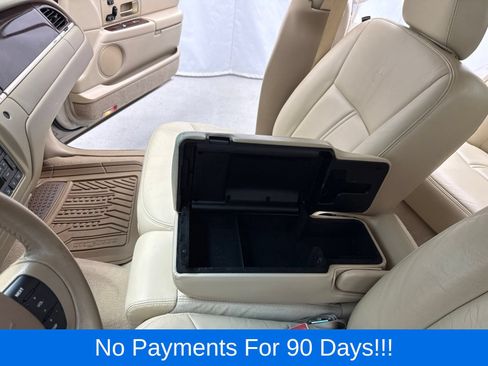Used 2008 Lincoln Town Car Signature Limited RWD image 20
