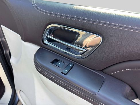 Used 2012 Cadillac Escalade ESV Platinum image 19