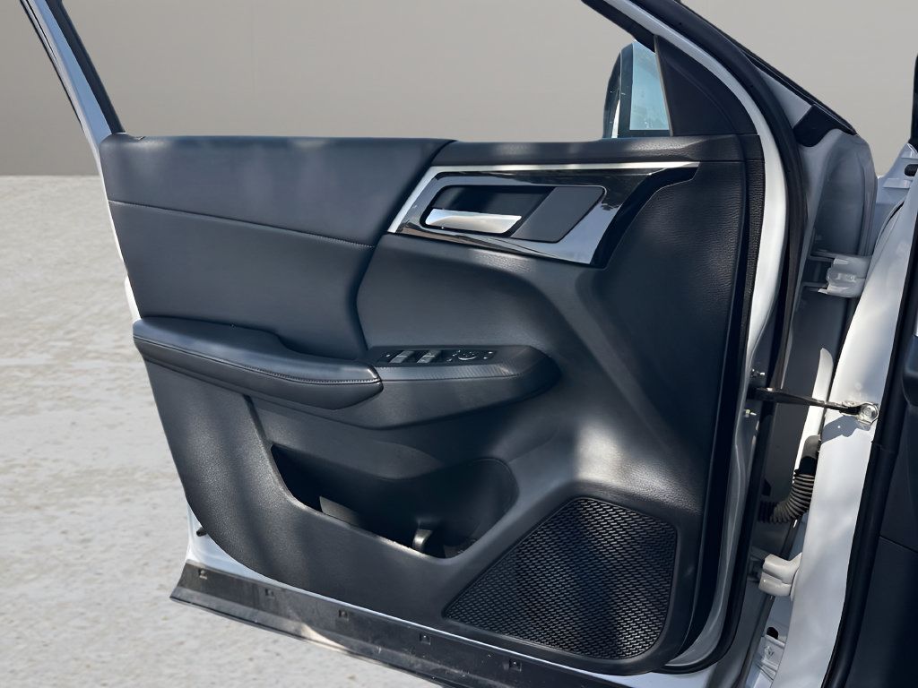 Used 2024 Mitsubishi Outlander SE Black Edition AWD/4WD image 17