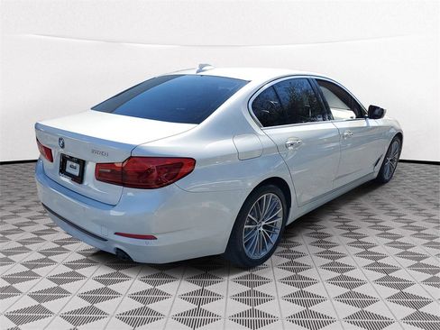 Used 2018 BMW 530i w/ Premium Package image 6