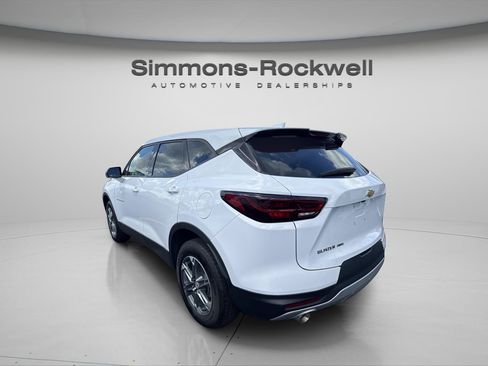Used 2025 Chevrolet Blazer LT AWD/4WD image 3