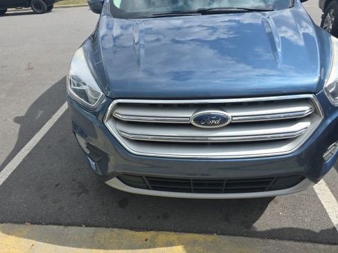 Used 2018 Ford Escape SEL image 2