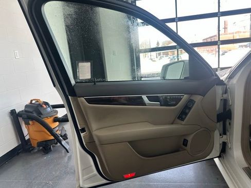 Used 2013 Mercedes-Benz C 300 4MATIC Sedan image 12