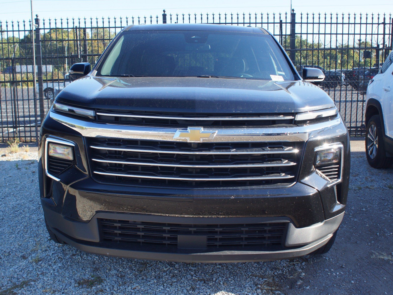 Used 2026 Chevrolet Traverse LT AWD/4WD image 2