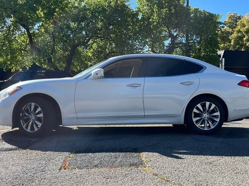 Used 2013 INFINITI M37 w/ Premium Pkg image 2