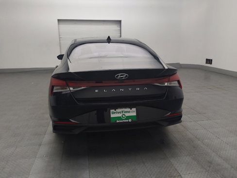 Used 2022 Hyundai Elantra SEL w/ Convenience Package FWD image 6