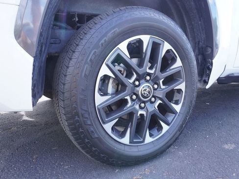 Used 2024 Toyota Tundra Limited AWD/4WD image 6