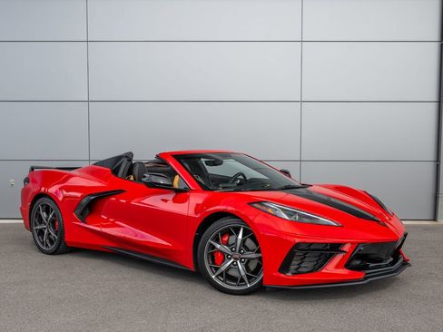 Used 2022 Chevrolet Corvette Stingray Premium Conv w/ Z51 Performance Package RWD image 6