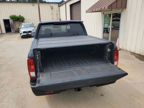Used 2018 Honda Ridgeline Sport image 9