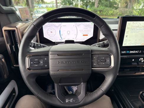 Used 2025 GMC Hummer EV 3X AWD/4WD image 38