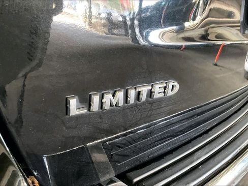 Used 2013 Jeep Grand Cherokee Limited w/ Luxury Group II image 9