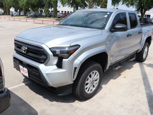 Used 2026 Toyota Tacoma SR RWD image 4