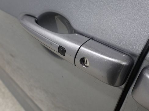 Used 2021 Chrysler Voyager LX image 9