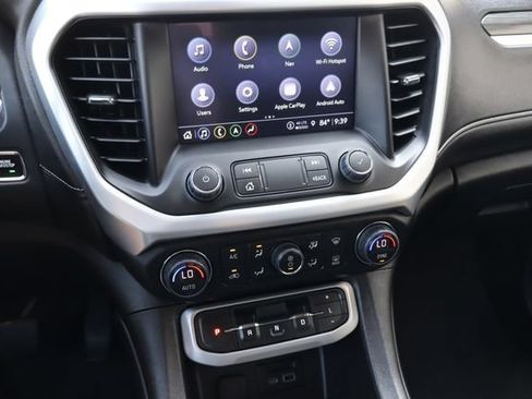 Used 2023 GMC Acadia SLT w/ Technology Package AWD/4WD image 8