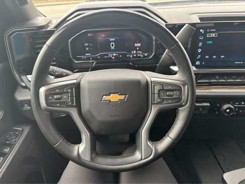 Used 2025 Chevrolet Silverado 2500 LT AWD/4WD image 36