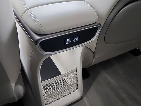 Used 2025 Genesis GV60 Performance image 31