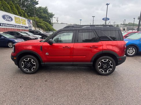 Used 2023 Ford Bronco Sport Outer Banks w/ Tech Package AWD/4WD image 2