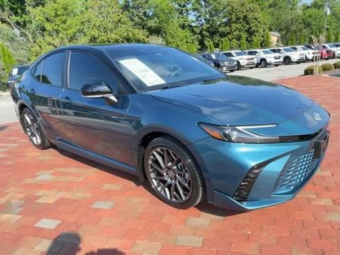 Used 2025 Toyota Camry XSE AWD/4WD image 3