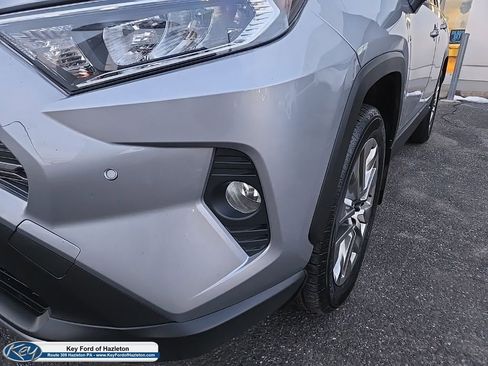 Used 2020 Toyota RAV4 Limited image 10