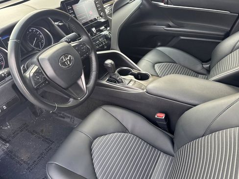 Used 2023 Toyota Camry SE image 12