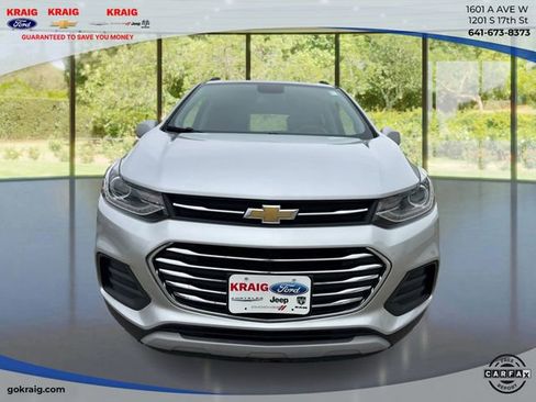 Used 2019 Chevrolet Trax LT w/ LT Convenience Package FWD image 2