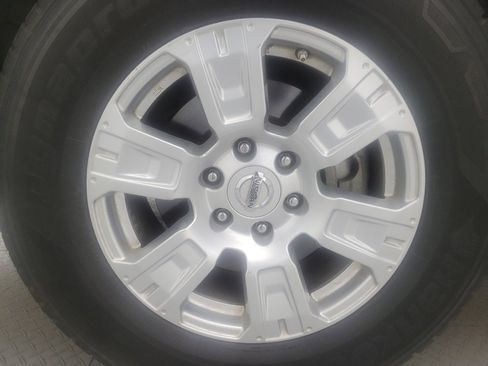 Used 2017 Nissan Titan SV RWD image 31