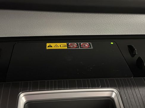 Used 2025 Toyota Sienna LE AWD/4WD image 34