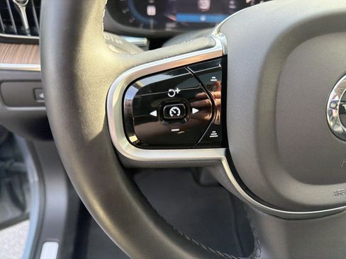 Certified 2023 Volvo XC60 B5 Plus w/ Protection Package Premier image 19