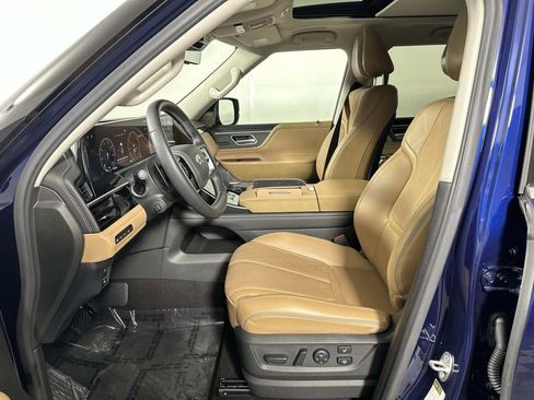 New 2025 INFINITI QX80 Sensory image 14