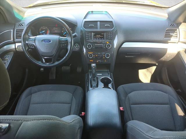 Used 2017 Ford Explorer XLT FWD image 17