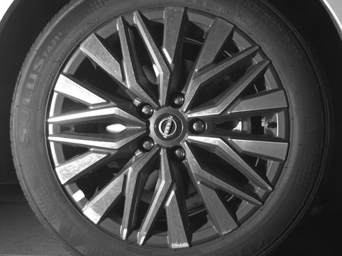 Used 2025 Nissan Altima 2.5 SV FWD image 13