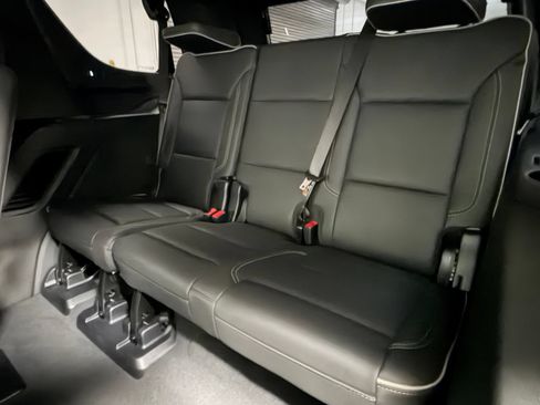 Used 2025 Chevrolet Tahoe Premier AWD/4WD image 42