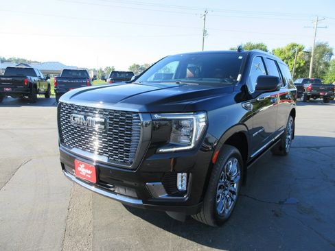 Certified 2024 GMC Yukon Denali Ultimate AWD/4WD image 11