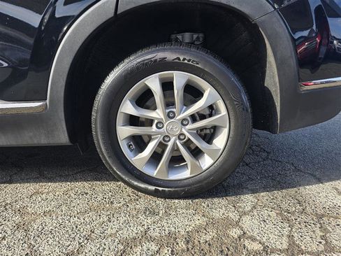 Used 2019 Hyundai Santa Fe SE image 12