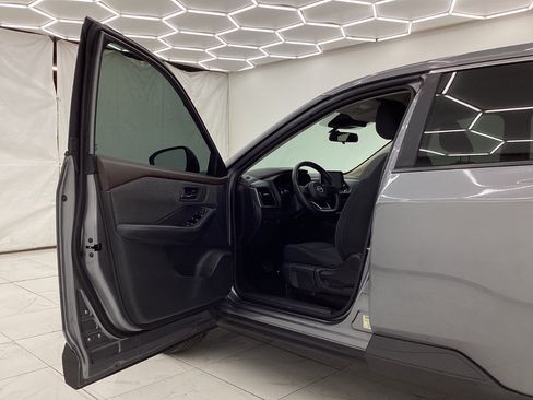 Used 2021 Nissan Rogue S AWD/4WD image 18