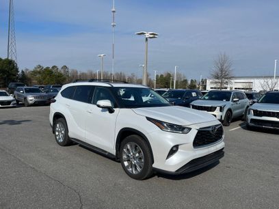 Used 2023 Toyota Highlander Limited