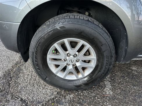 Used 2019 Nissan Frontier SV image 10