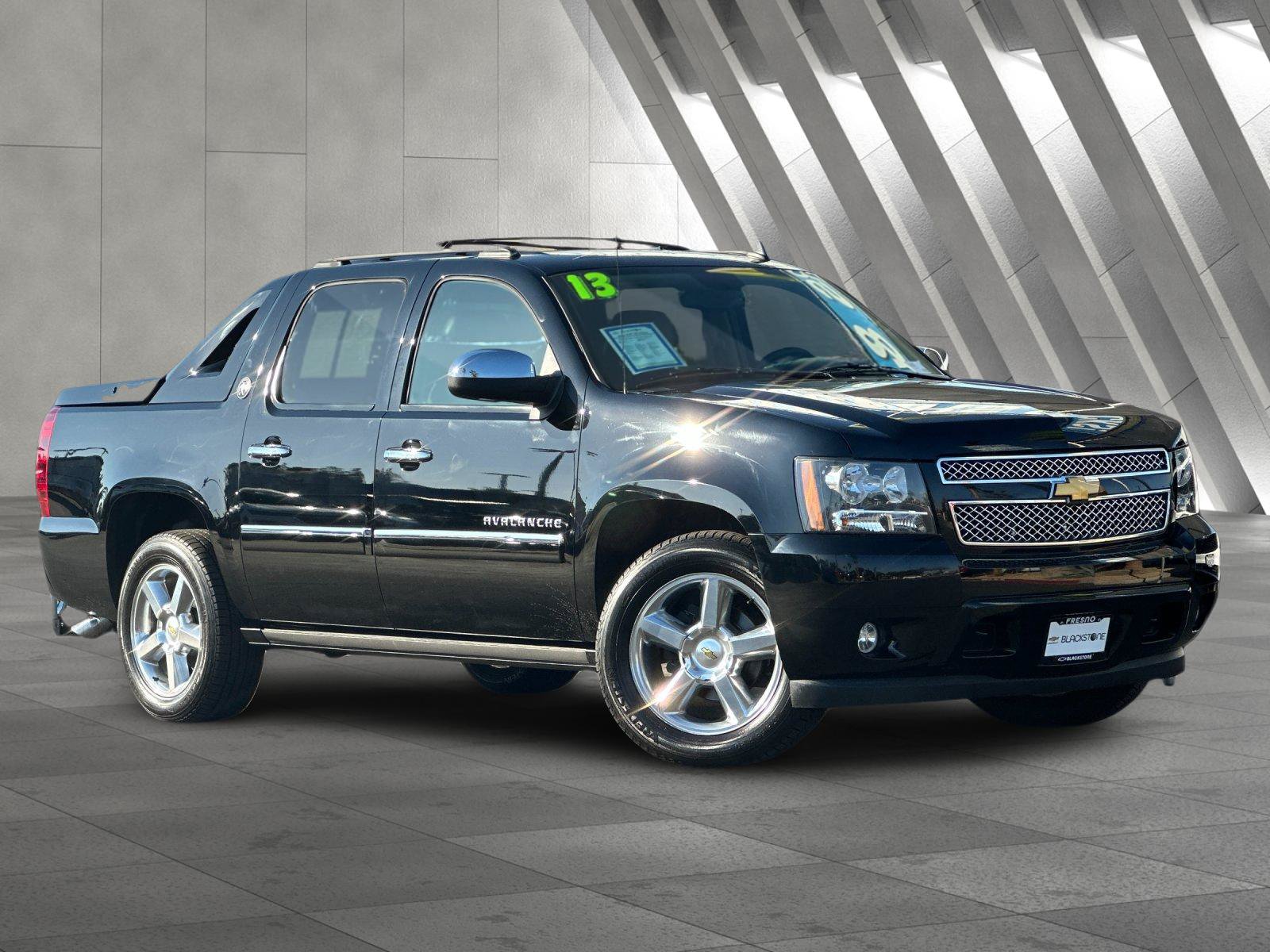 Used 2013 Chevrolet Avalanche LTZ AWD/4WD image 2
